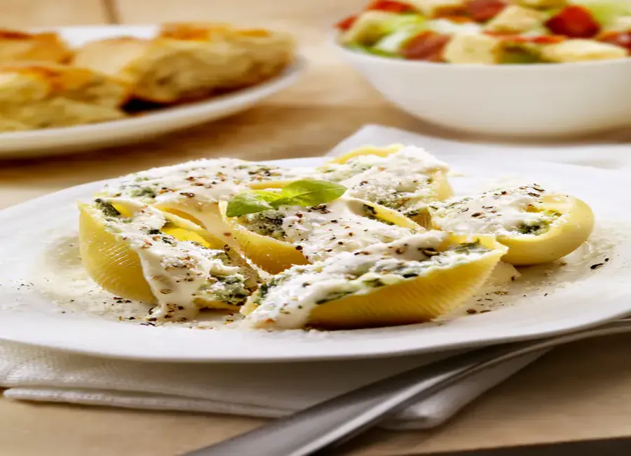 Conchiglionis farcis aux épinards et au mizithra