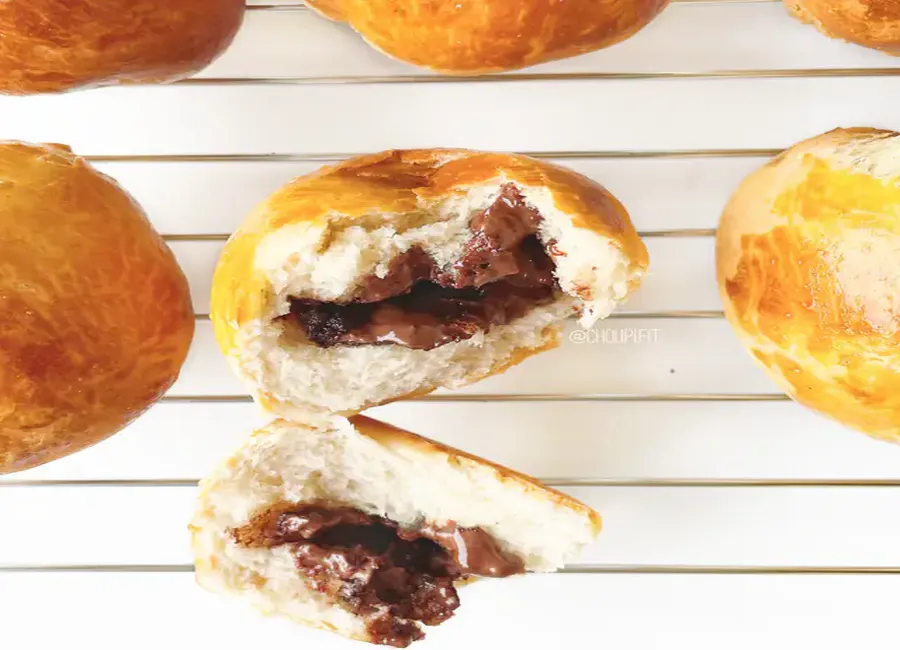 Petits pains au yaourt fourré au chocolat