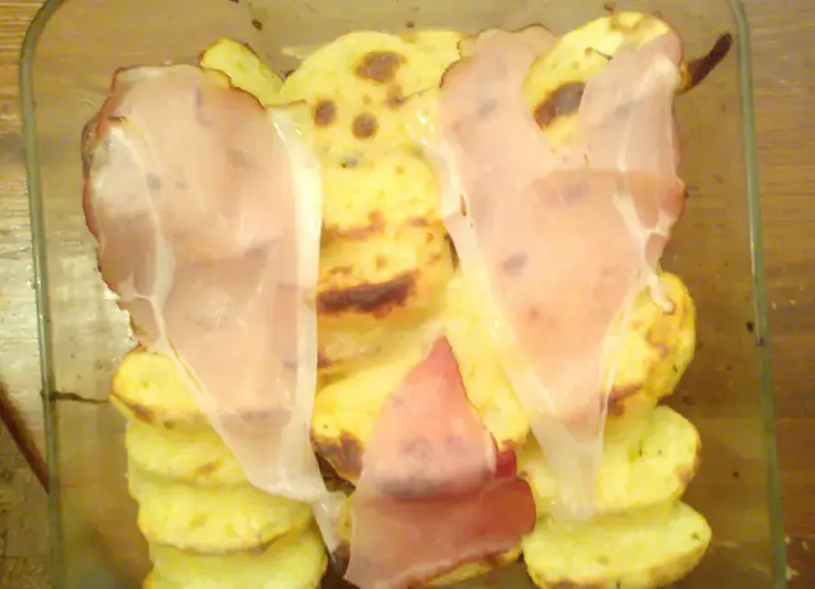Pommes de terre béchamel au four