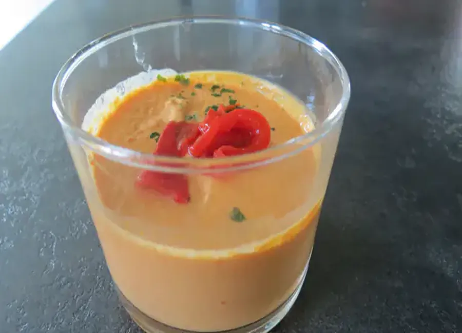 Mousse aux deux poivrons et piment d'espelette