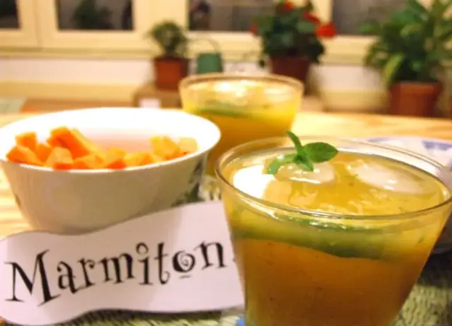Cocktail rhum, mangue, menthe fraiche et citron vert