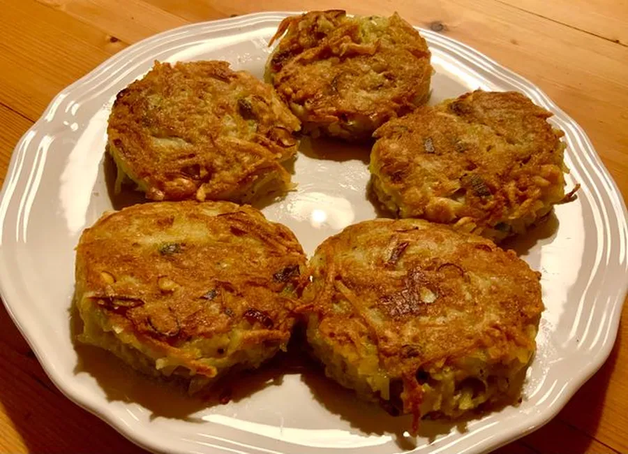 Galettes de pommes de terre à la purée de pois chiches