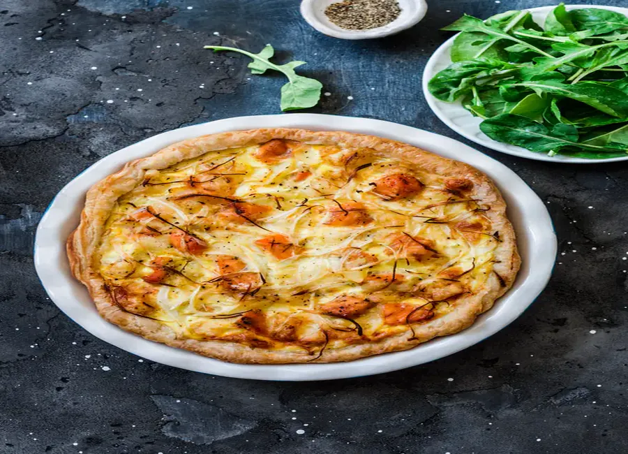Tarte aux poireaux, saumon et feta