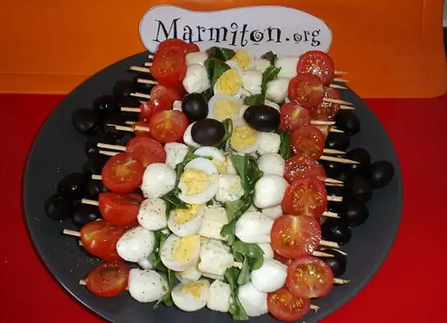 Mini brochettes tomates mozzarella