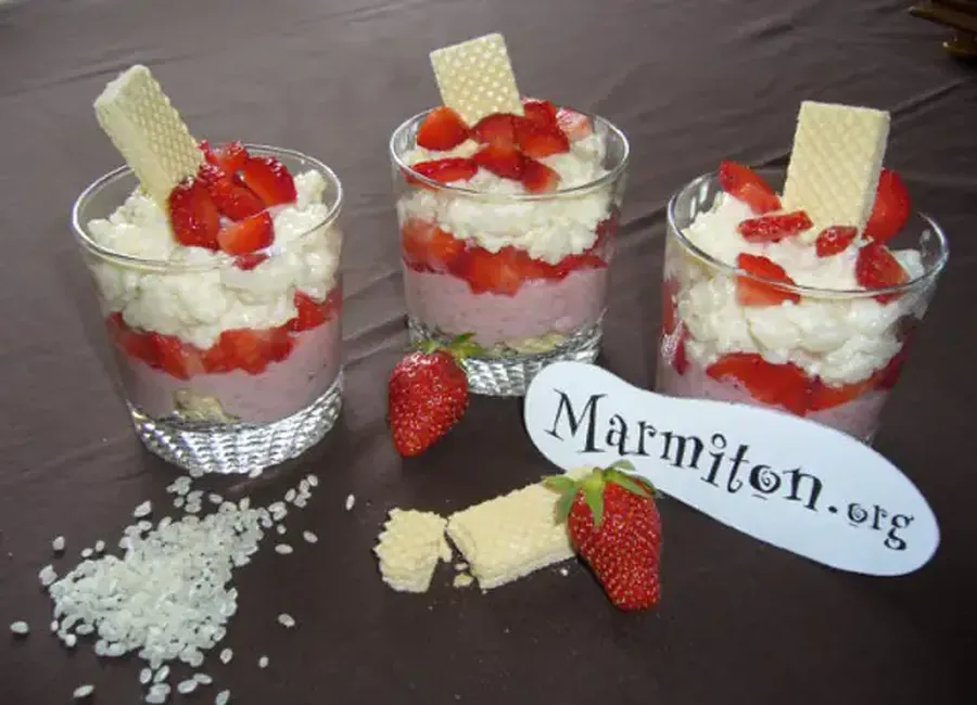 Riz au lait à la fraise en verrines