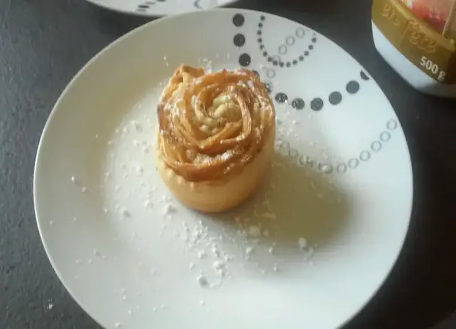 Apple roses