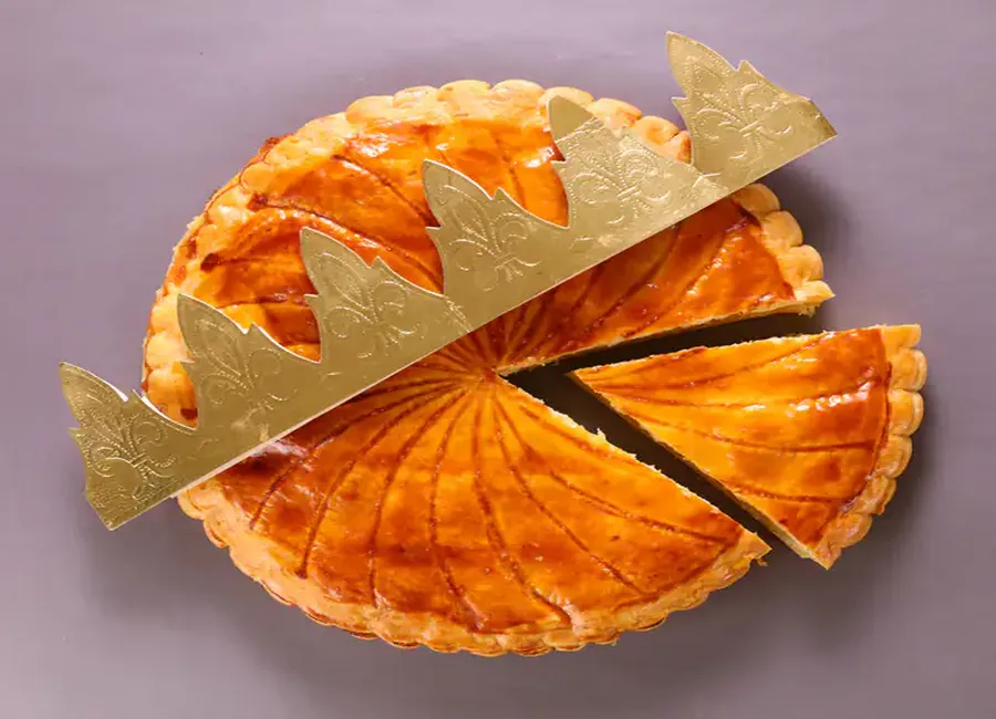 Galette des rois aux pralines roses et crème patissière