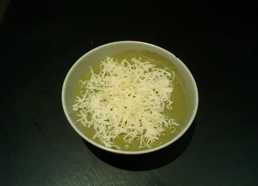 Soupe de légumes au chorizo et fromage frais