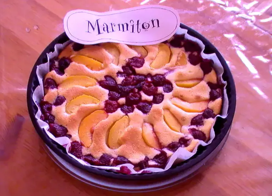 Amandine aux pêches et framboises