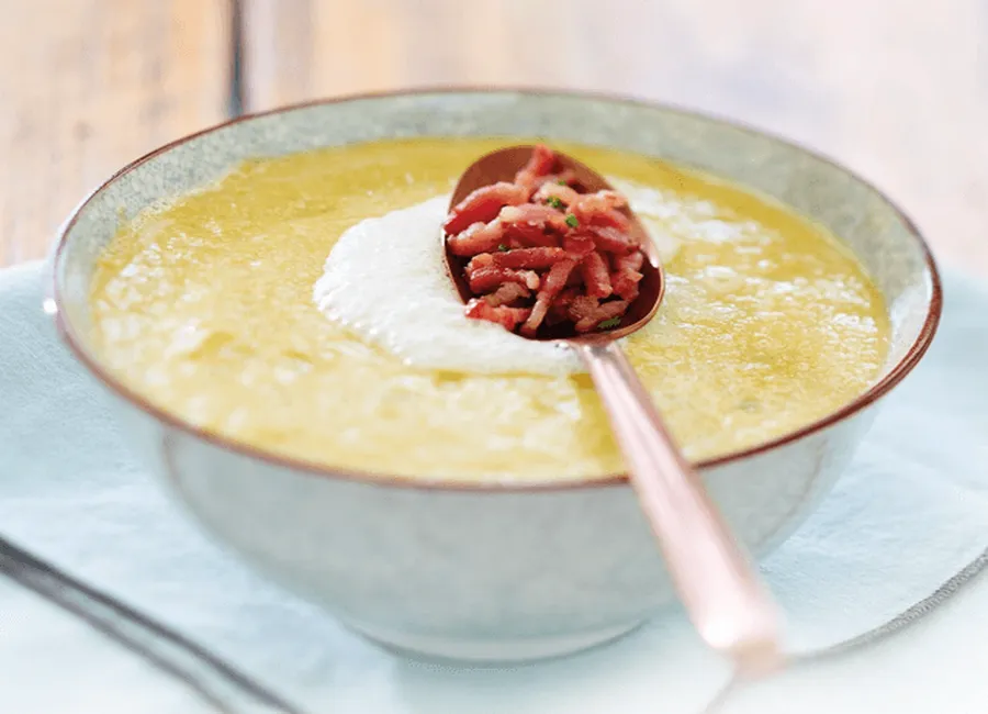 Velouté d’endives, émulsion au lard