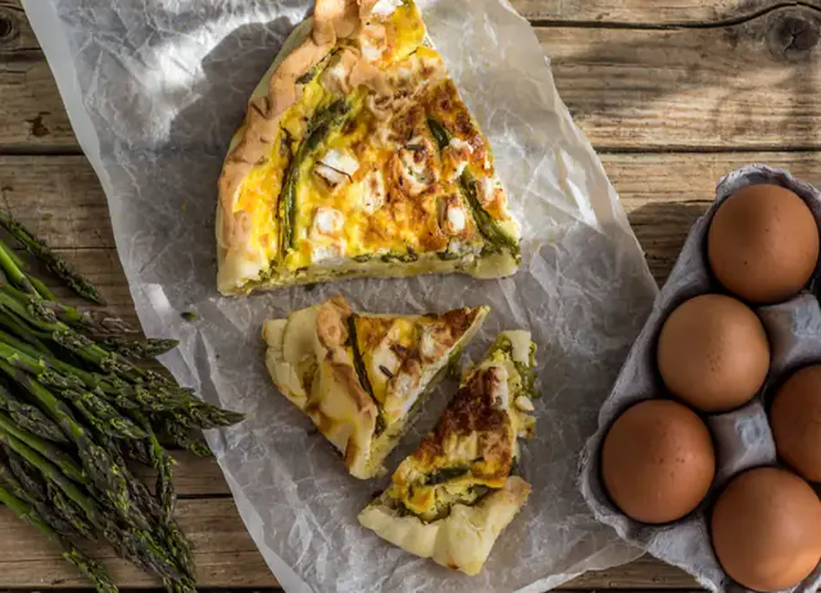 Tarte au chèvre, aux oeufs et aux épinards frais