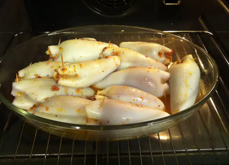 Encornets farcis à la portuguaise