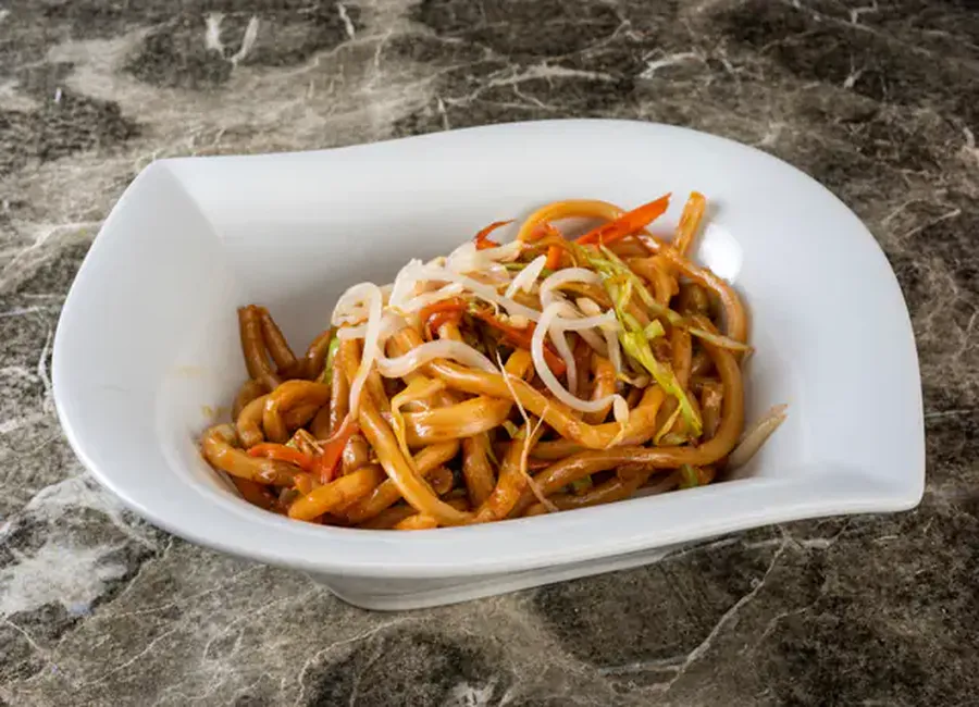 Nouilles udon sautées aux légumes