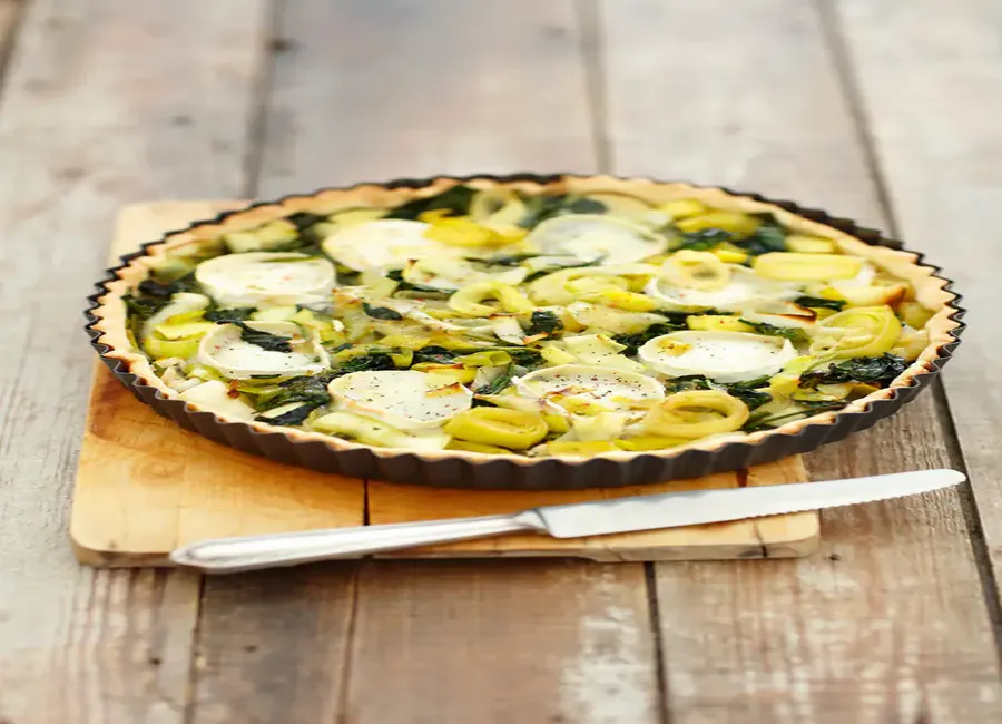 Tarte aux oignons nouveaux et au chèvre