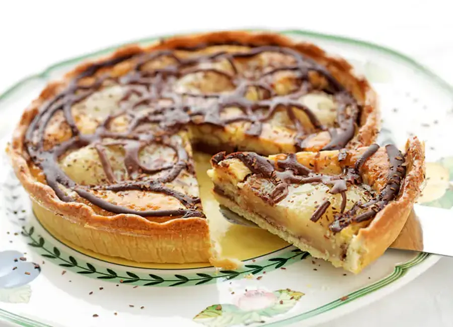 Tarte aux poires, chocolat et noix de coco
