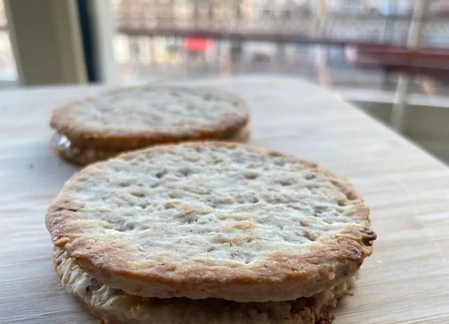 Biscuits fourrés à la crème de noisette