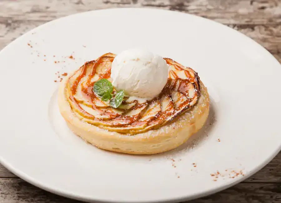 Tartelettes aux pommes et aux pignons