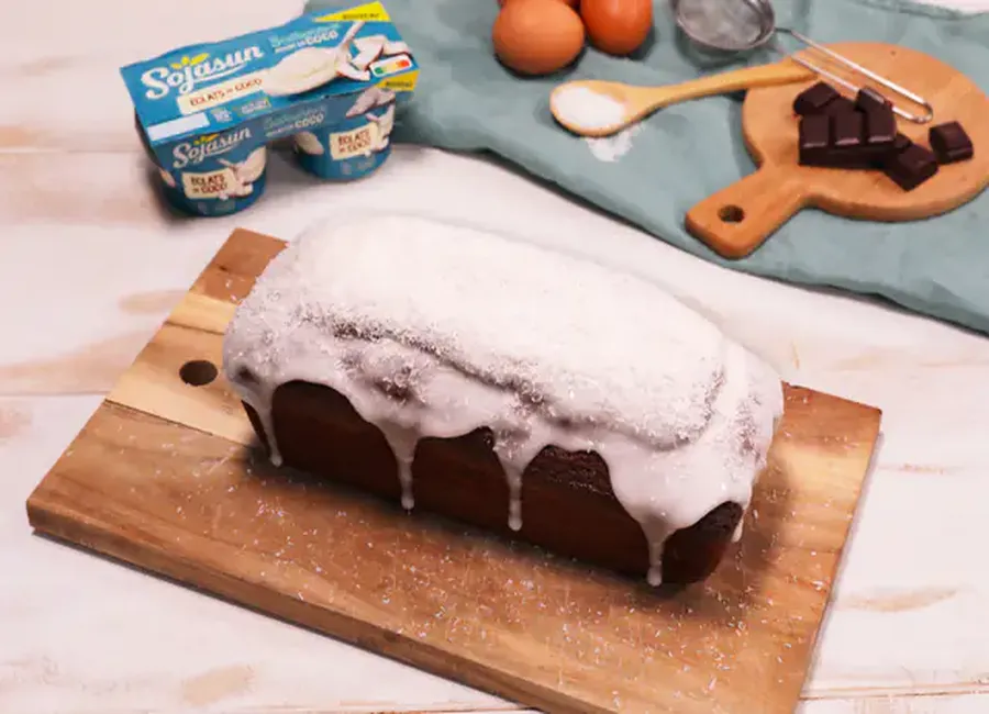 Gâteau au chocolat et à la noix de coco, glaçage coco