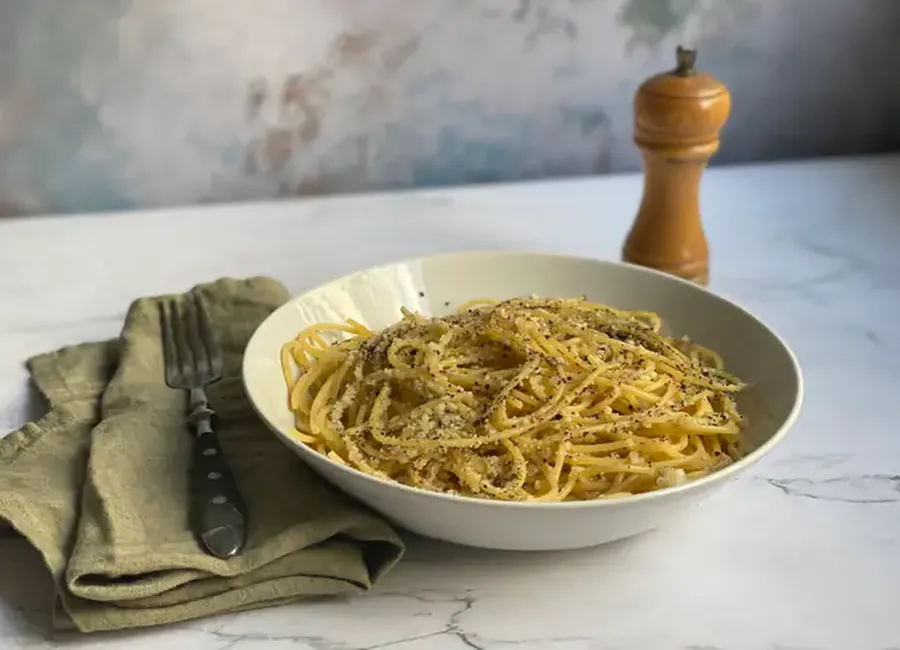 Spaghetti cacio e pepe facile