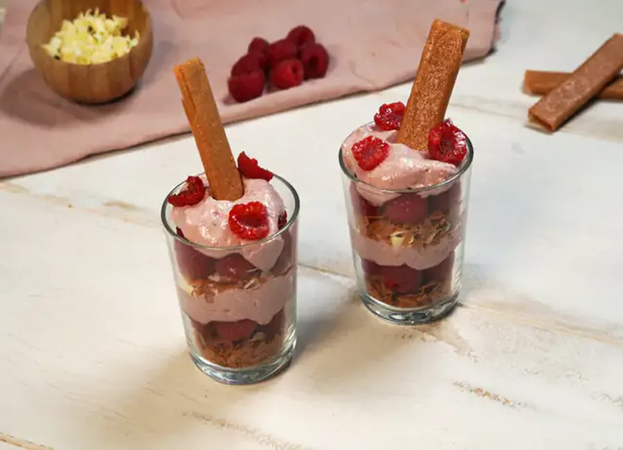 Mousse de framboise croustillante façon tiramisu