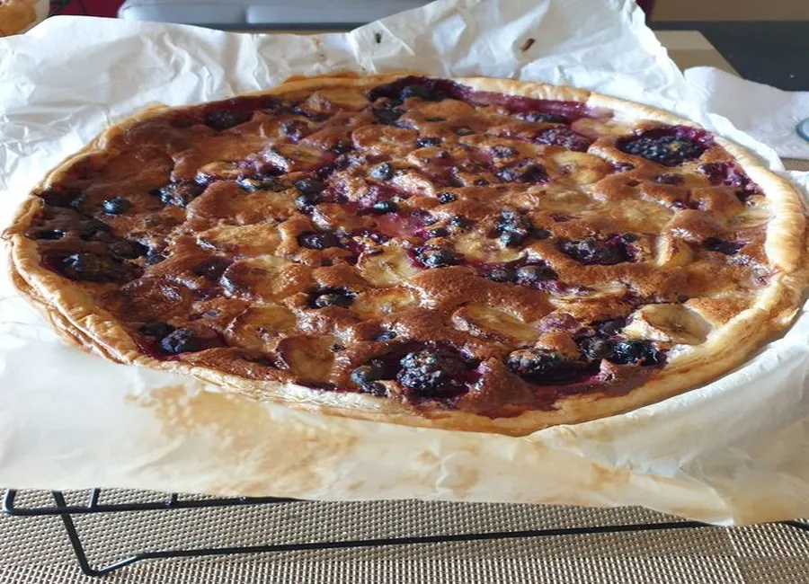 Tarte légère bananes et fruits rouges