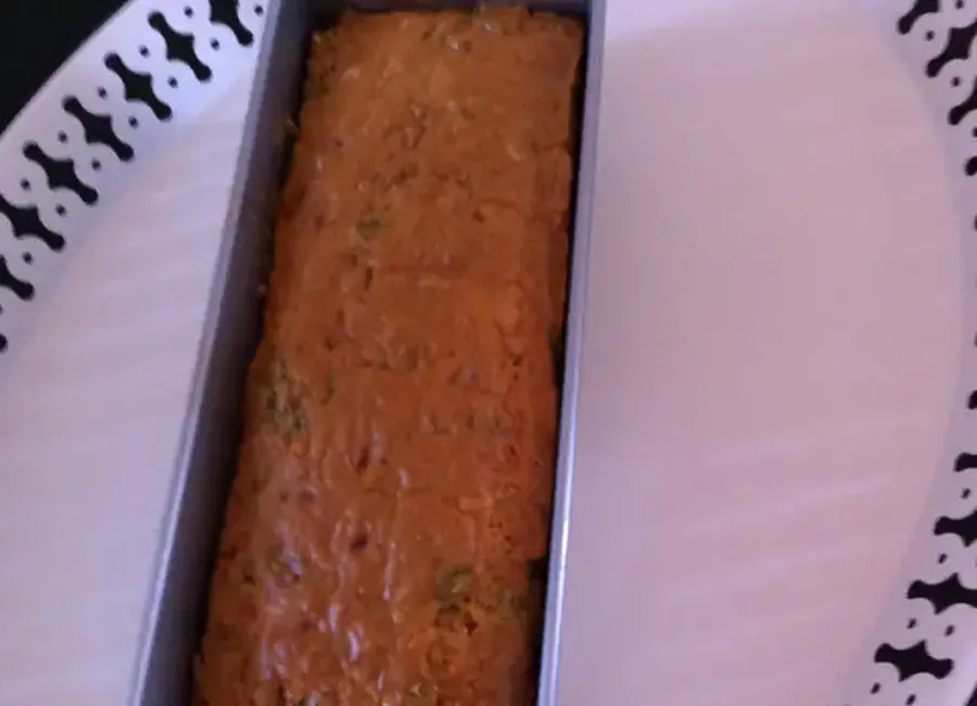 Cake au gruyère, aux oignons et aux petits lardons