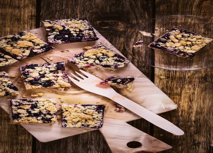Crumble facile pommes et confiture de myrtilles