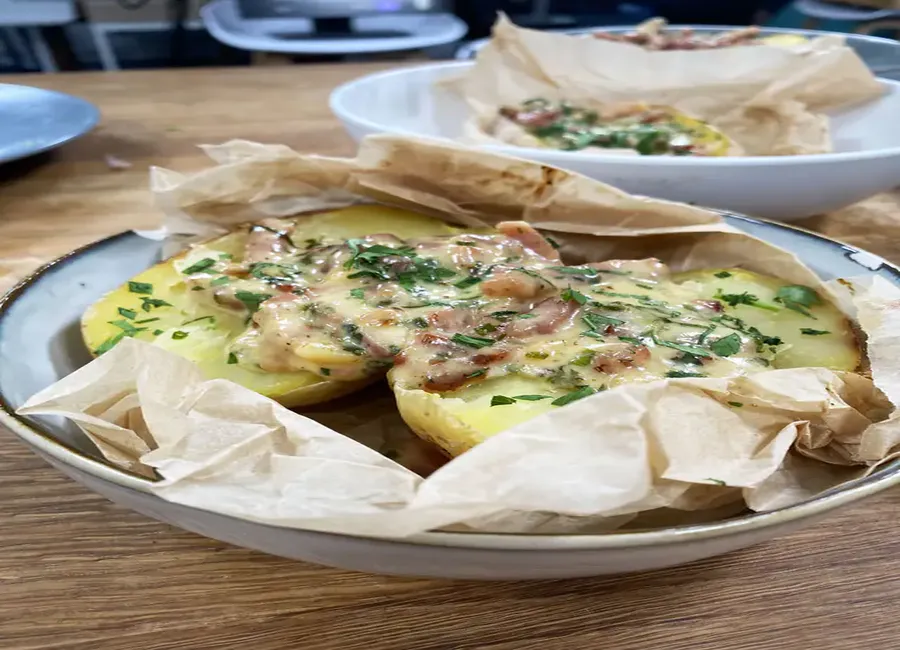 Pomme de terre farcie à la crème de lardon