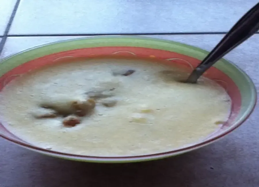 Semoule de maïs aux raisins secs
