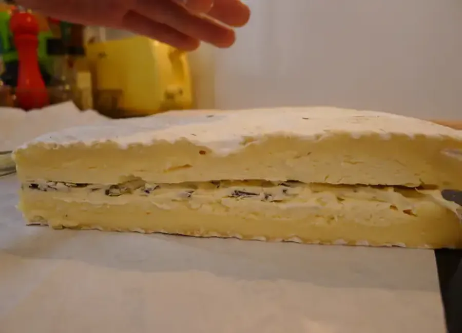 Brie de meaux ou coulommiers à la truffe maison