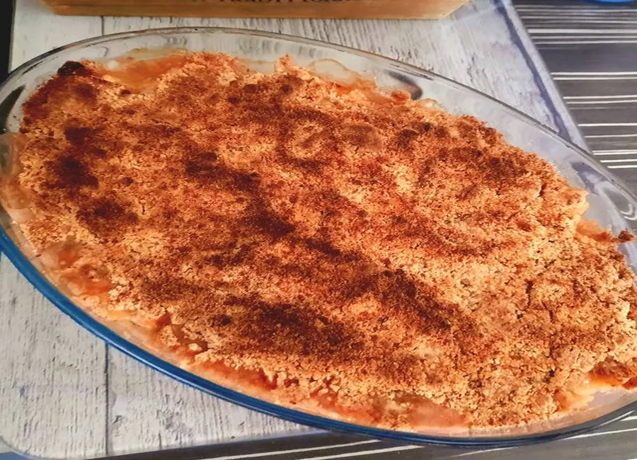 Crumble poire, pomme et fraises