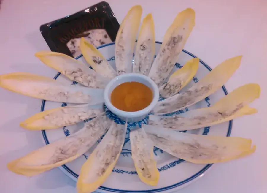 Apéritif endives roquefort miel