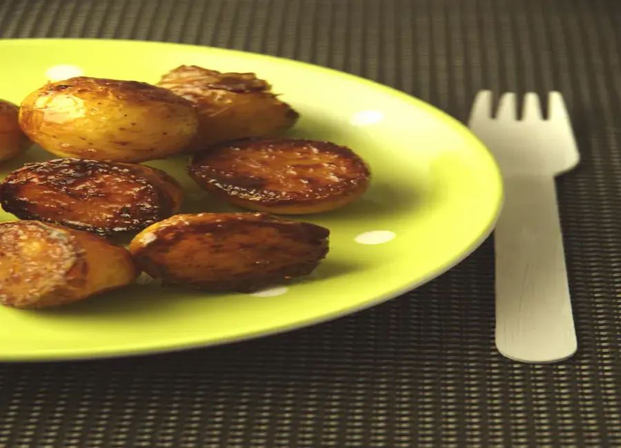 Pommes de terre dorées et caramélisées