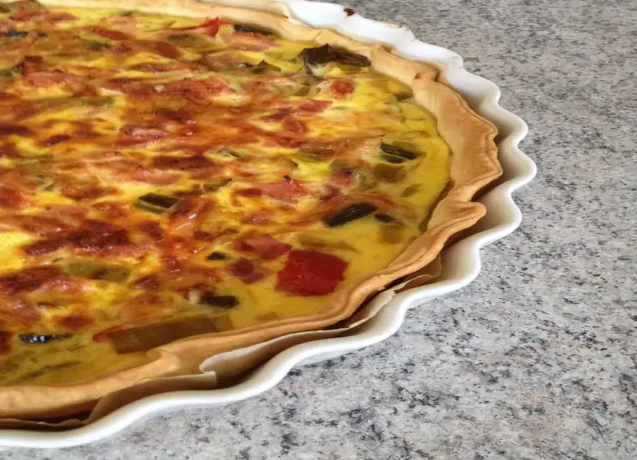 Quiche légère poireaux, tomate, jambon