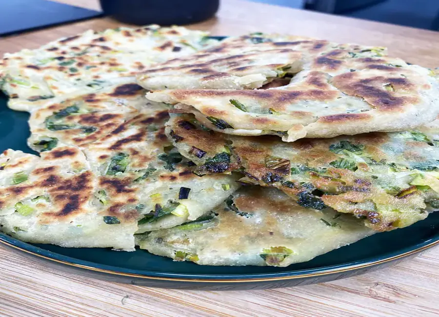 Pitas feuilletées au vert de poireaux