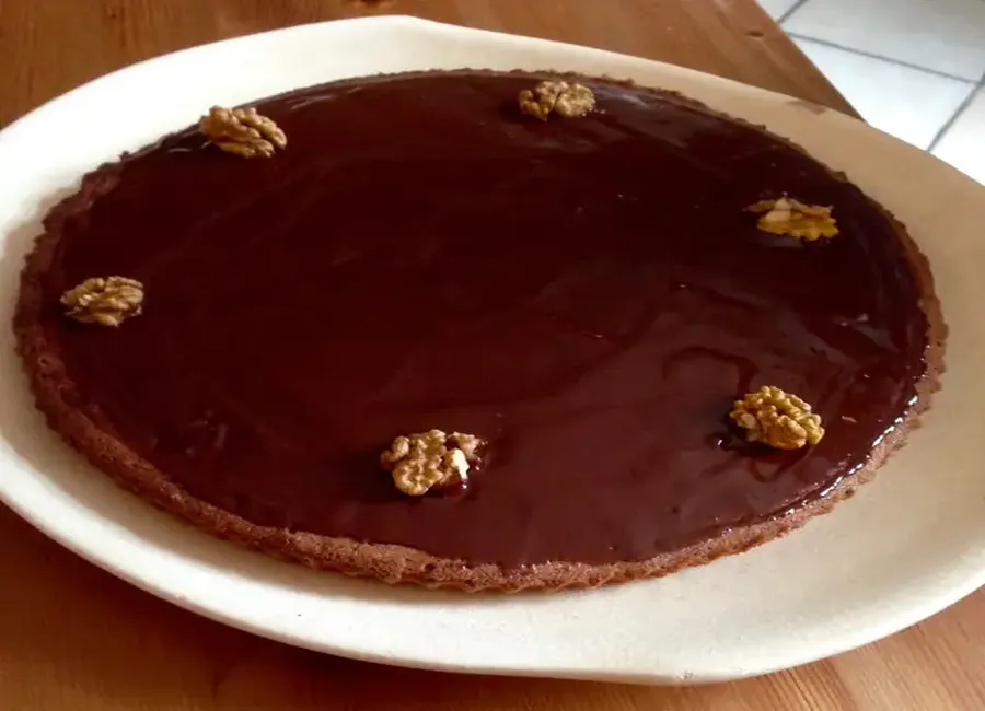 Gâteau aux noix, nappage chocolat noir