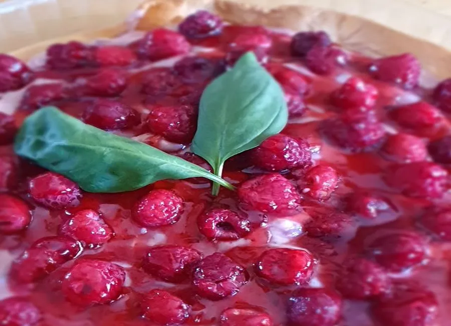 Tarte à la framboise, menthe et basilic