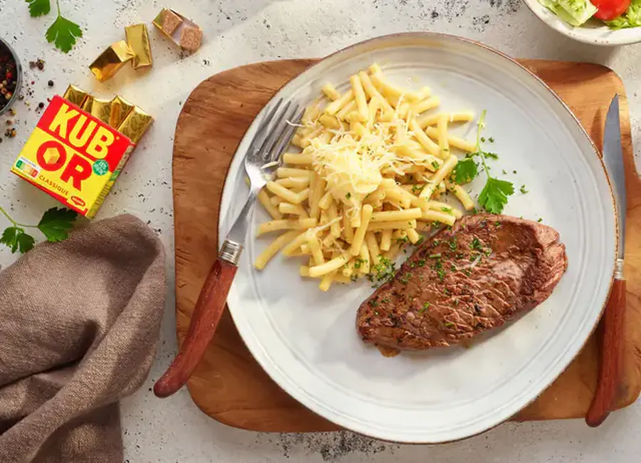 Steak de bœuf macaronis au beurre
