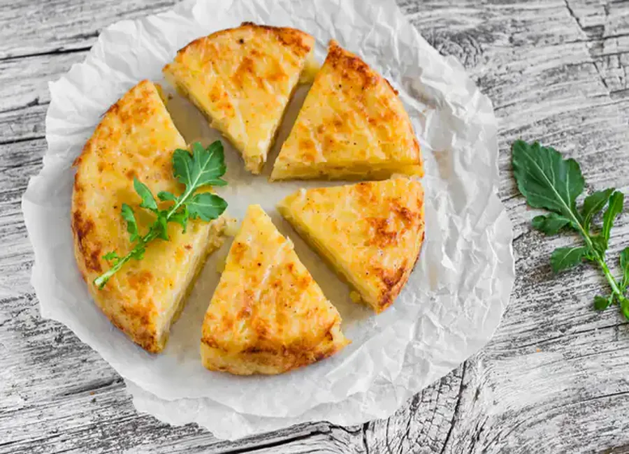Tortilla de pommes de terre à déguster devant l'opéra carmen
