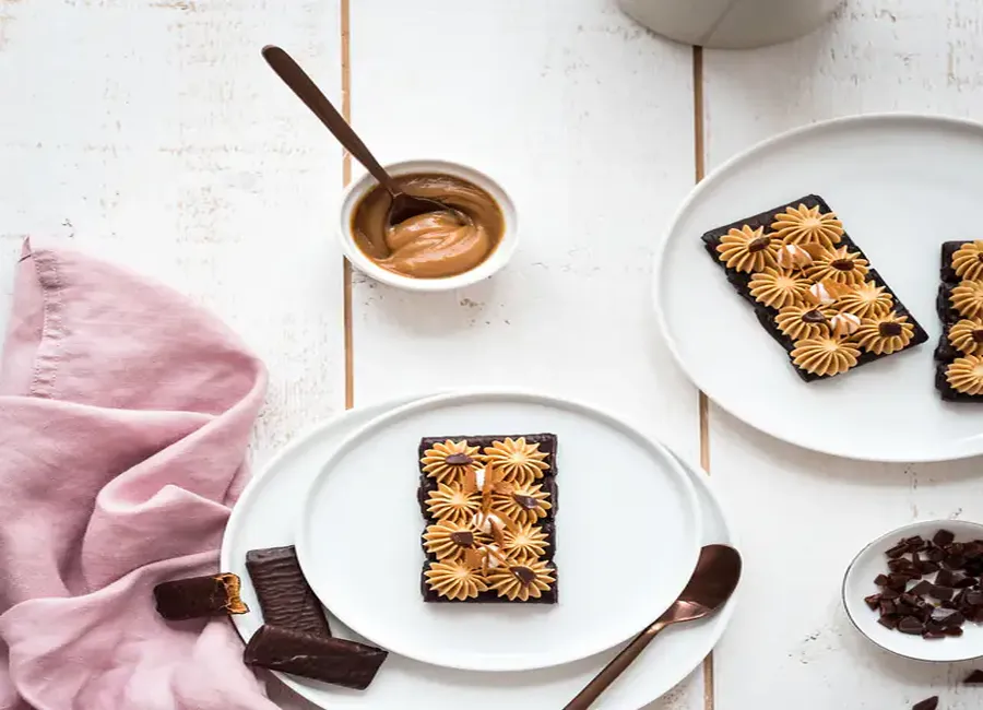 Tartelettes crêpes dentelle chocolat noir gavottes® & crémeux caramel beurre salé