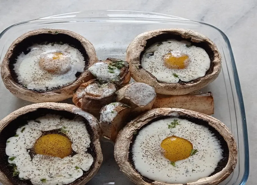 Champignons farcis aux oeufs de caille