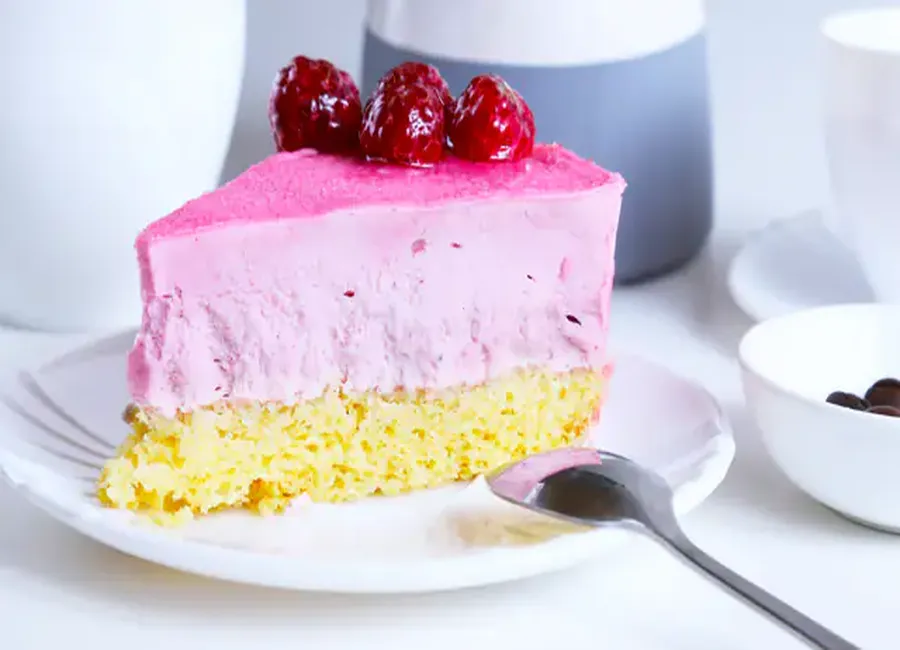 Bavarois de fromage blanc au coulis de fruits rouges