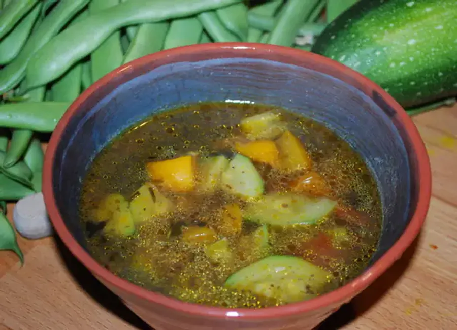 Bouillon d'été au poivron