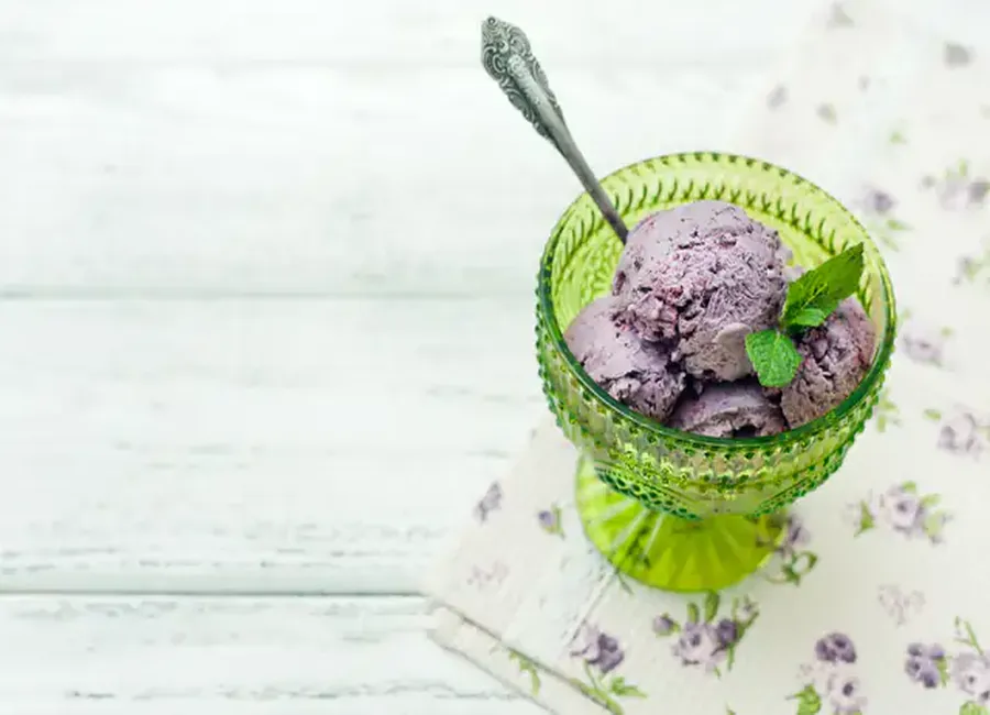 Glace à la violette