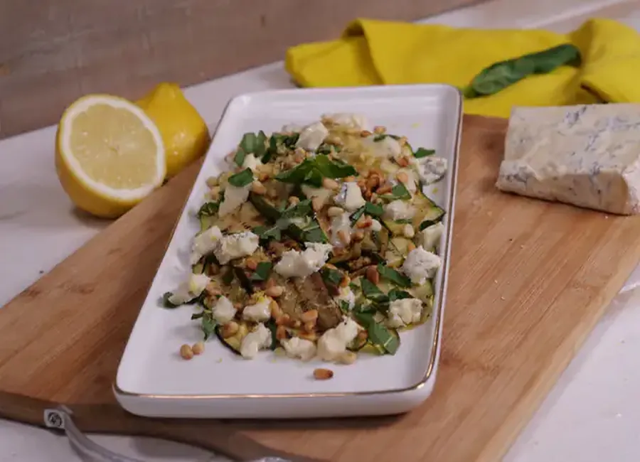 Salade chaude de courgettes au gorgonzola aop