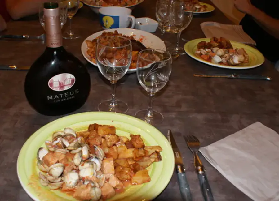 Carne de porco alentejana (emincé de porc aux vongoles) recette portugaise