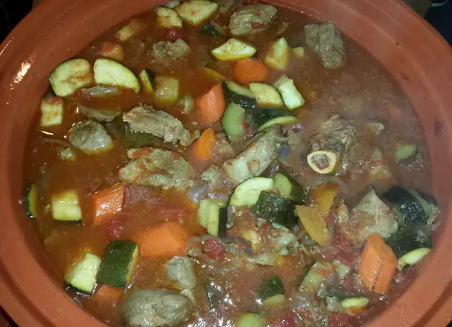 Tajine d'agneau aux légumes et citrons confits