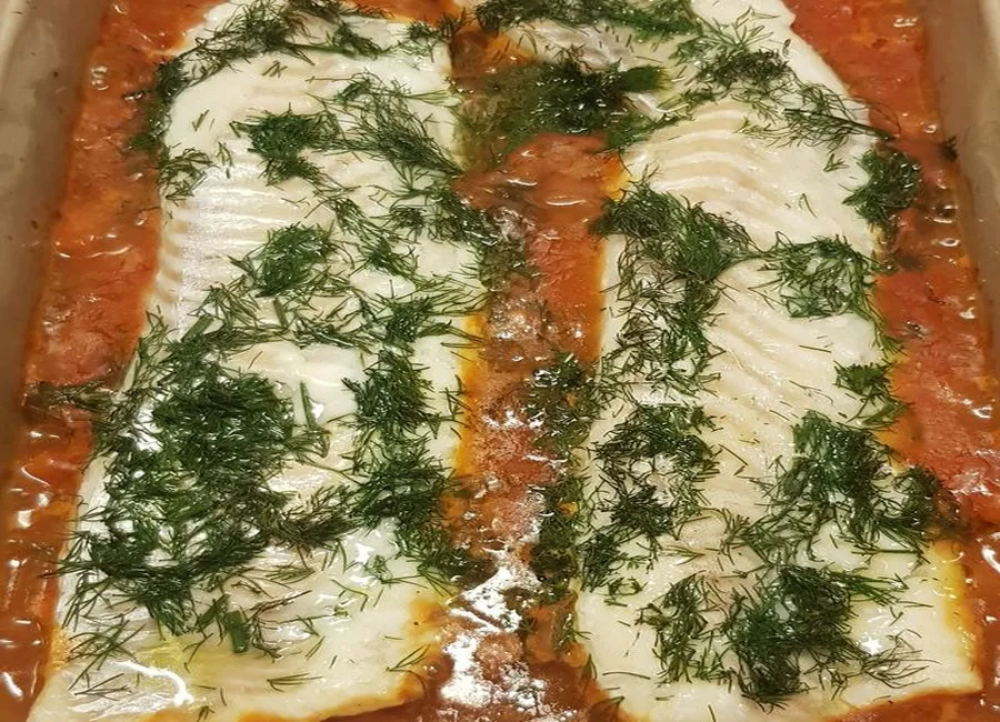 Filets de cabillaud sur lit de petits légumes d'été