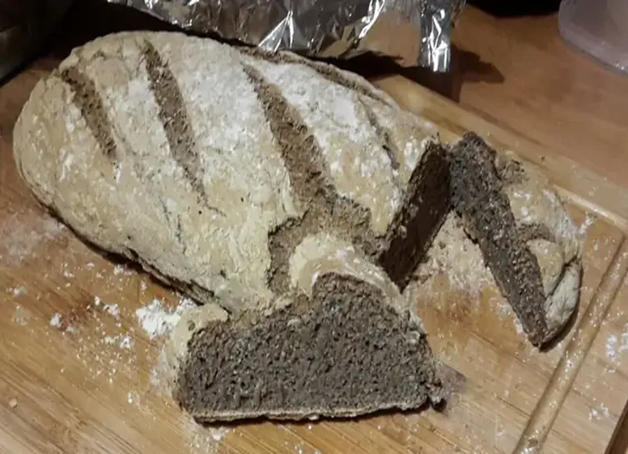 Pain à la farine de riz et de sarrasin sans gluten