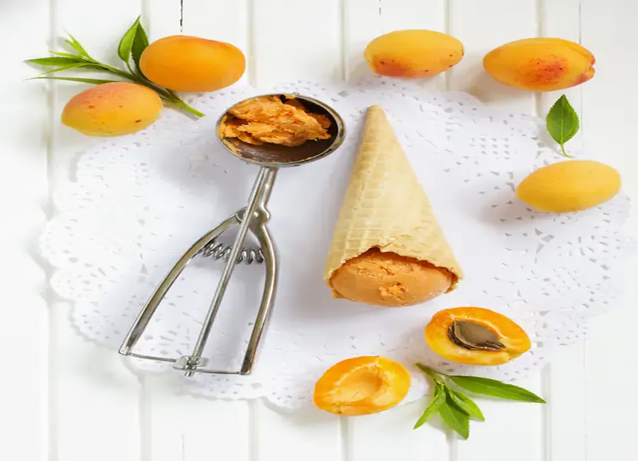 Glace à l'abricot